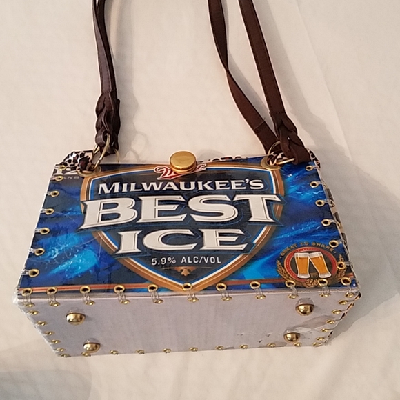 Purse - Picture 2 of 4